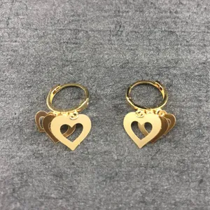 گوشواره طلا 18 عیار زنانه دوست خوب مدل قلب dk489