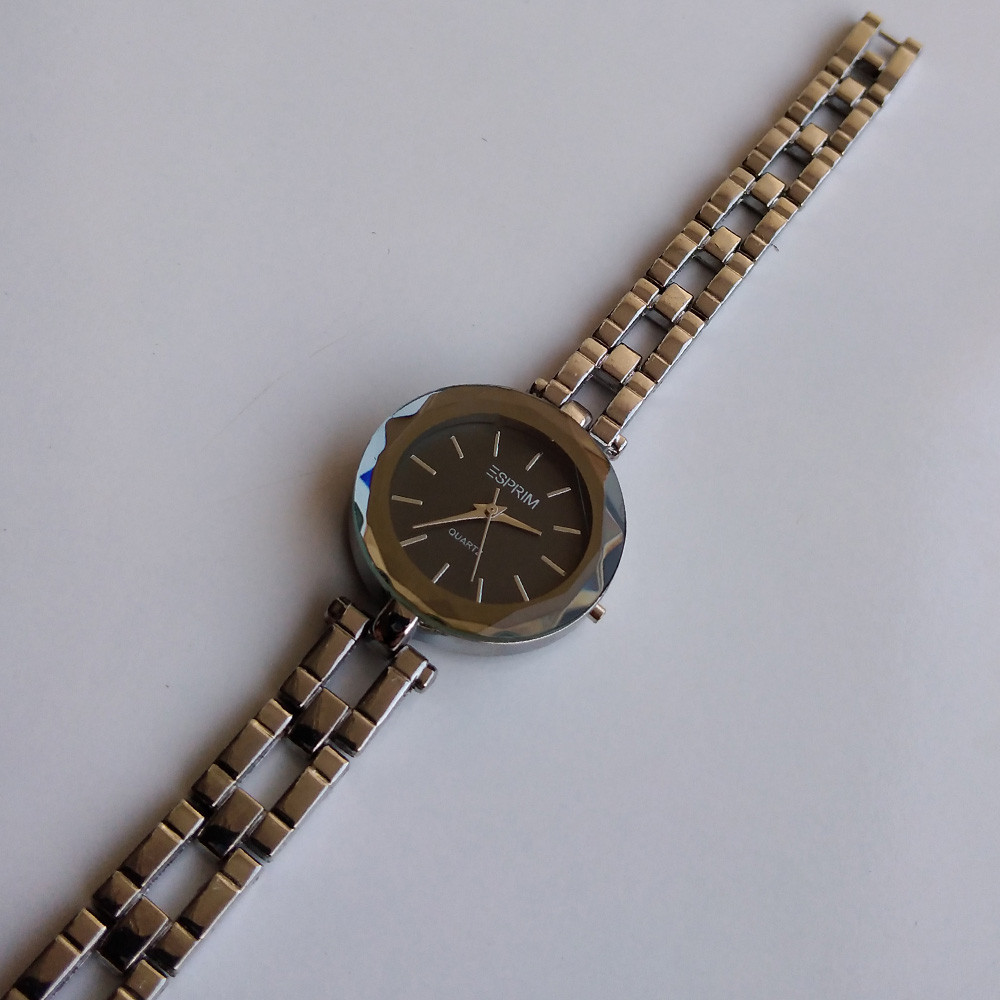 ساعت مچی عقربه ای دخترانه مدل بندفلزی کد 28