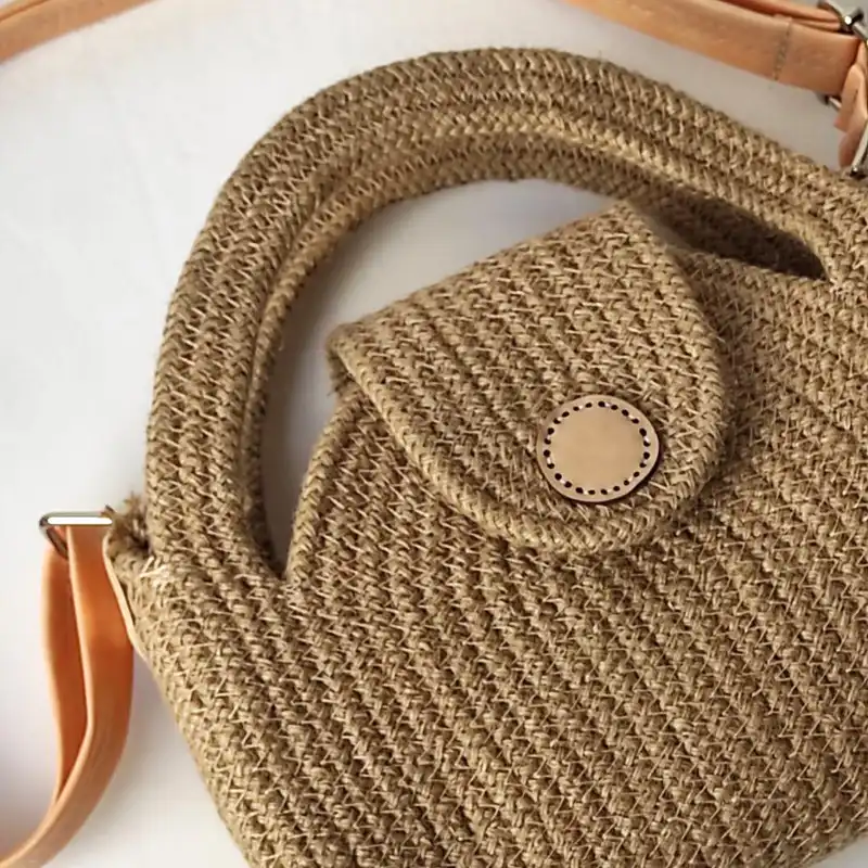 کیف رودوشی زنانه مدل کنفی نیم دایره کد 110