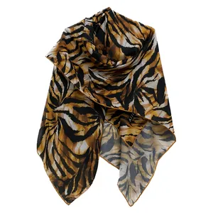 روسری زنانه مدل نخی چهارفصل کد 1571