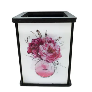 استند لوازم آرایشی طرح عطر