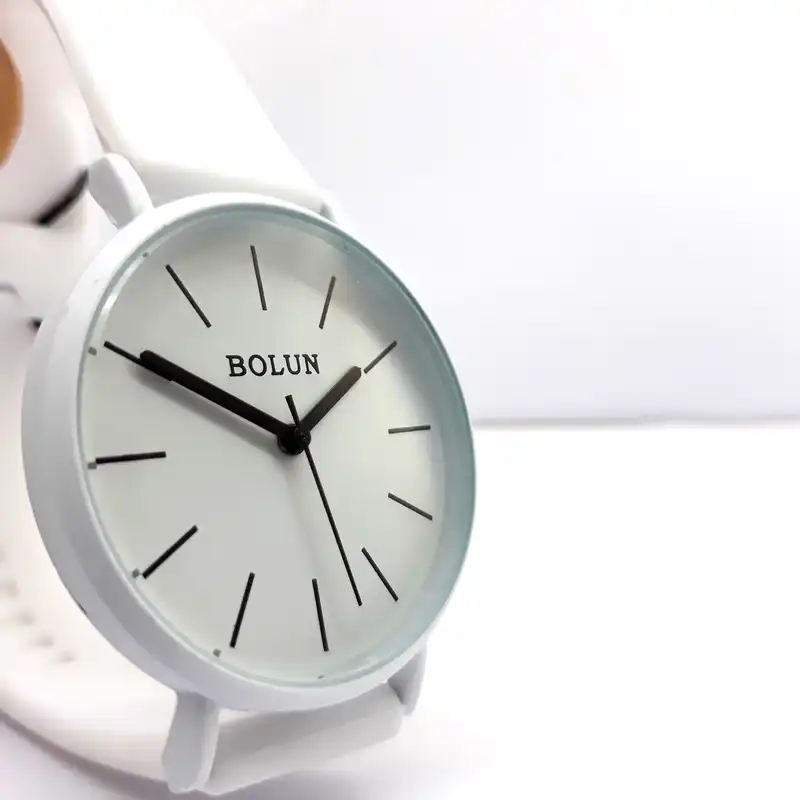 ساعت مچی عقربه ای بلون کد 555