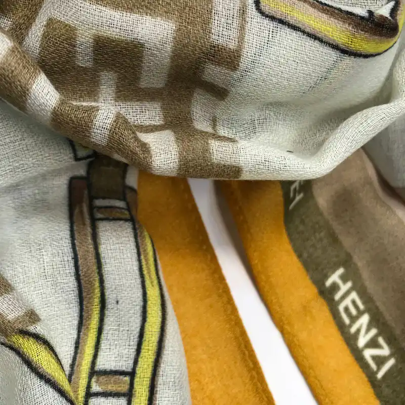 شال زنانه مدل طرح دار وارداتی