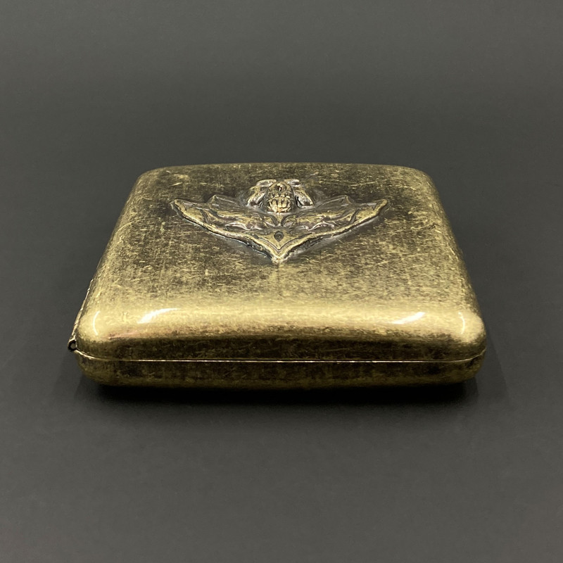 جاسیگاری روی پای مدل اسکلت جمجمه کد DKD-1466