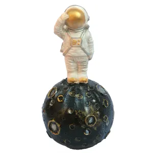 مجسمه مدل فضانورد کد M2