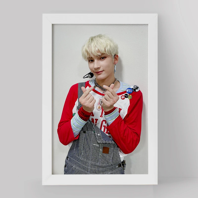 تابلو خندالو مدل هیونینگ کای گروه تی اکس تی TXT کد 20004