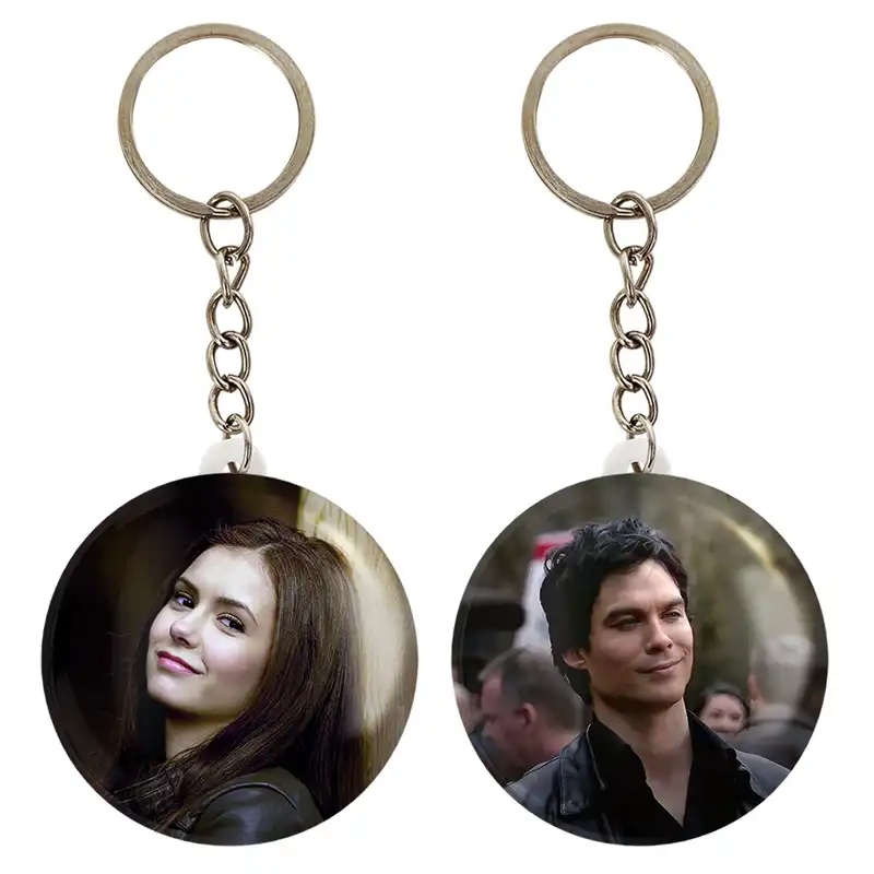 جاکلیدی خندالو مدل دیمون و استفان سالواتوره خاطرات یک خون آشام The Vampire Diaries کد 2027420281 مجموعه 2 عددی