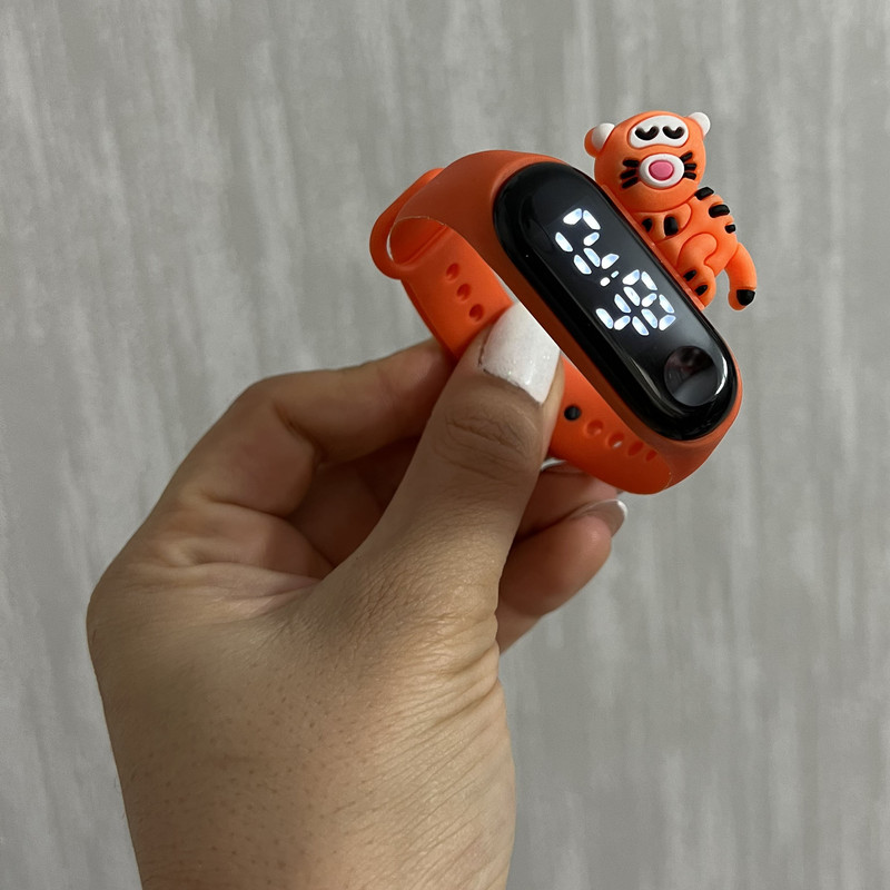 ساعت مچی دیجیتال بچگانه مدل ضد آب سیلیکونیOR E طرح ببر کد BB ساعت مچی دیجیتال بچگانه مدل ضد آب سیلیکونیOR E طرح ببر کد BB