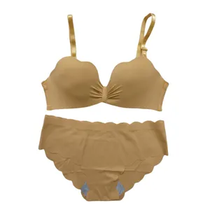 ست شورت و سوتین زنانه مدل فانتزی صدفی