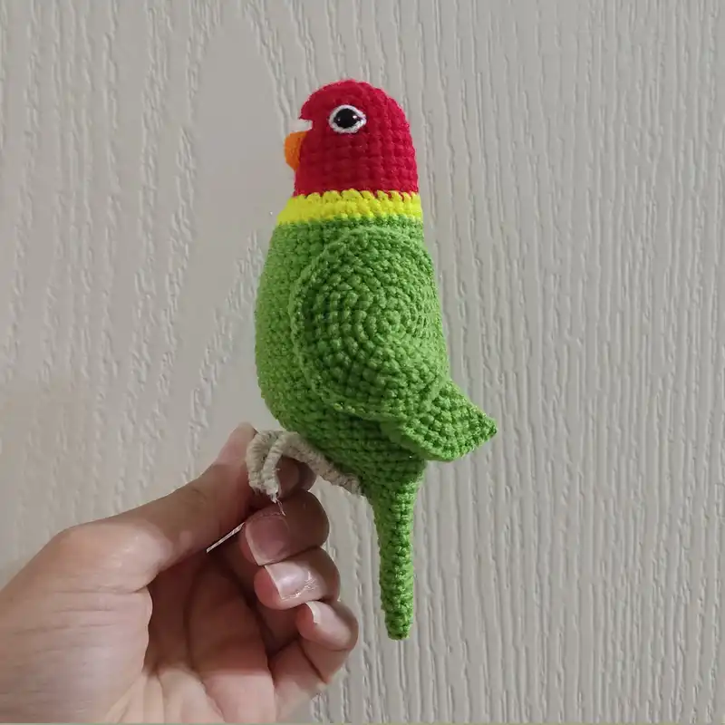 عروسک بافتنی مدل طوطی برزیلی