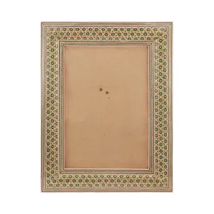 قاب عکس مدل سه‌ گل سایز 39*30 سانتی متر