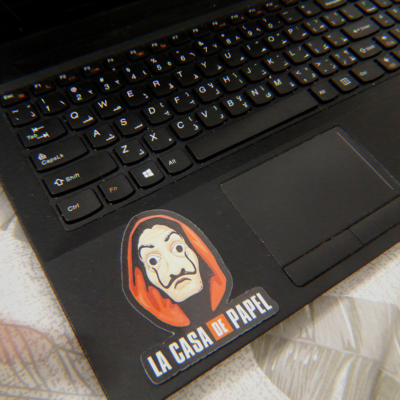 استیکر لپ تاپ مدل سریال سرقت پول کد 020