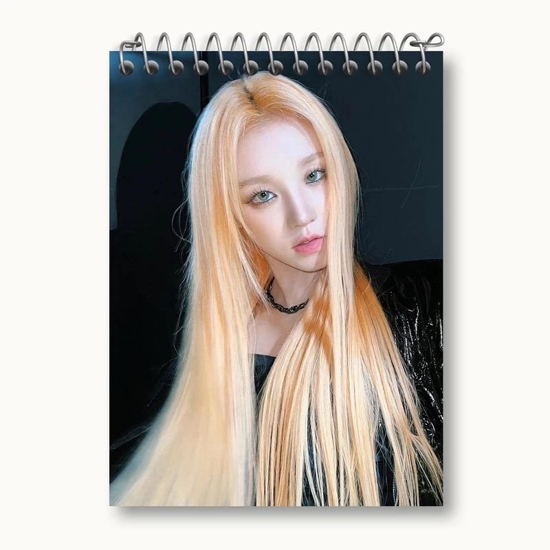 دفتر یادداشت 50 برگ خندالو مدل یوکی گروه جی آیدل GIdle کد 19505