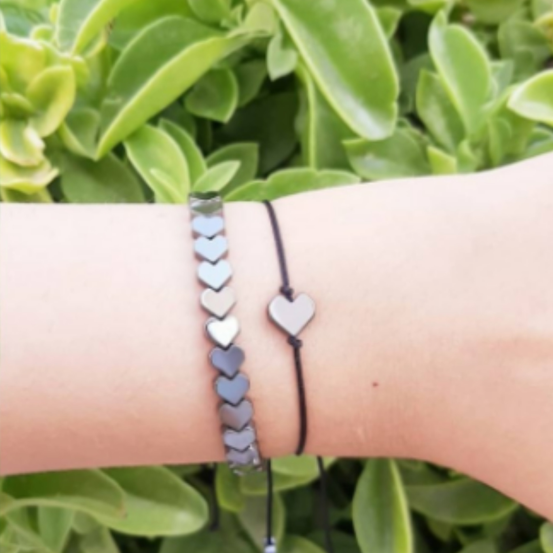 دستبند دخترانه مدل به هم پیوسته طرح قلب دستبند دخترانه مدل به هم پیوسته طرح قلب