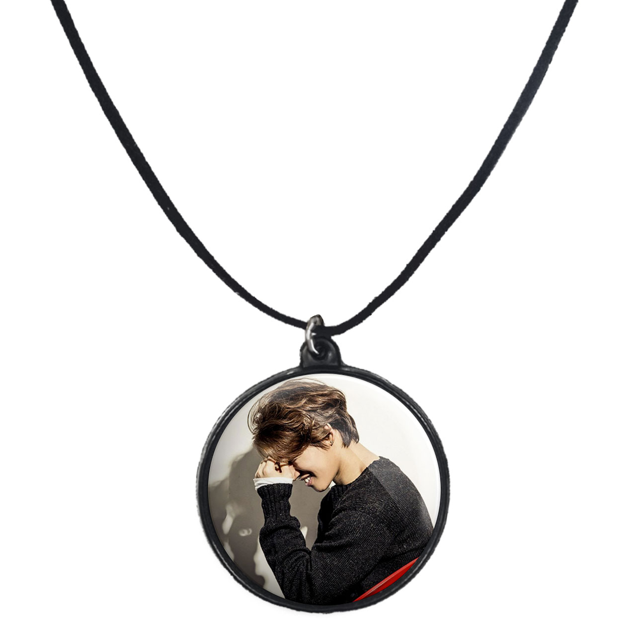 گردنبند پرمانه طرح گروه موسیقی بیگ بنگ BIG BANG کد pmb.15203 مدل دو طرفه