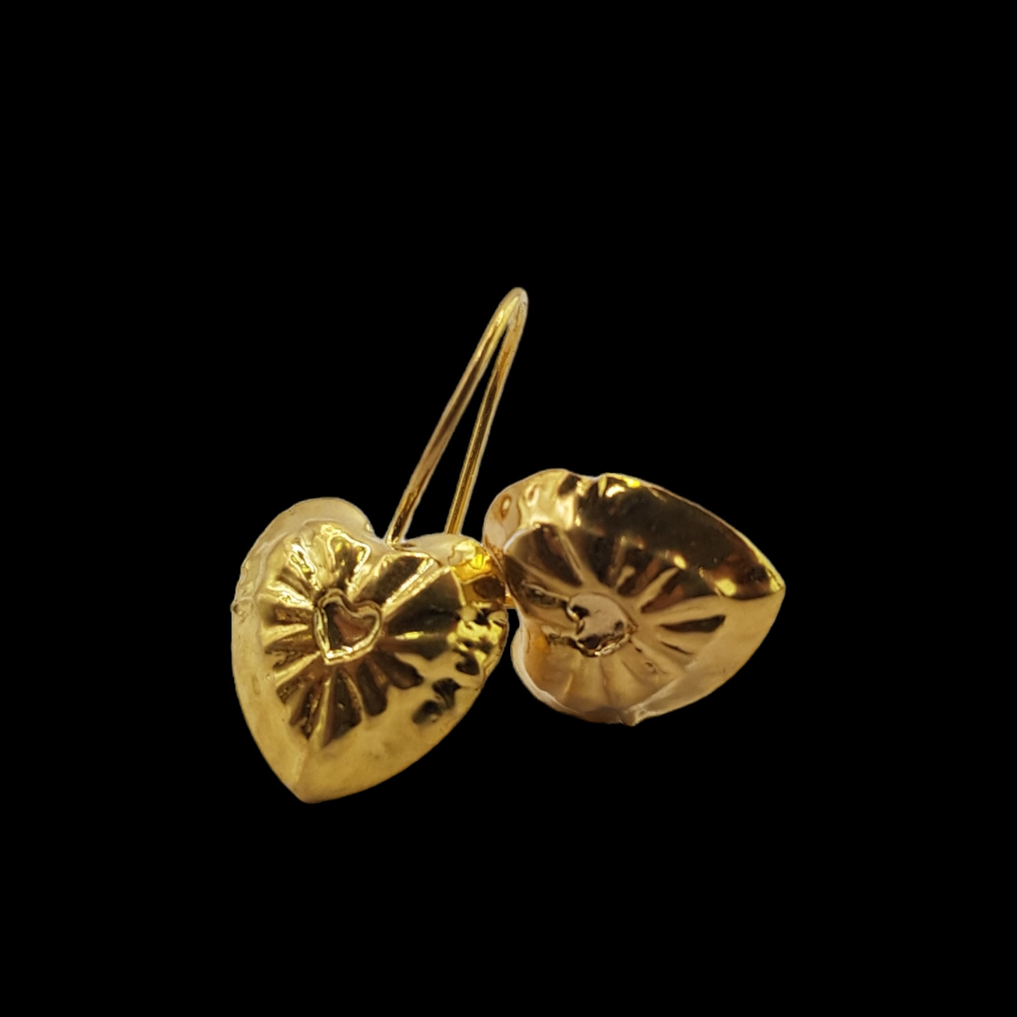 گوشواره طلا 18 عیار دخترانه مدل آویز قلب گوشواره طلا 18 عیار دخترانه مدل آویز قلب