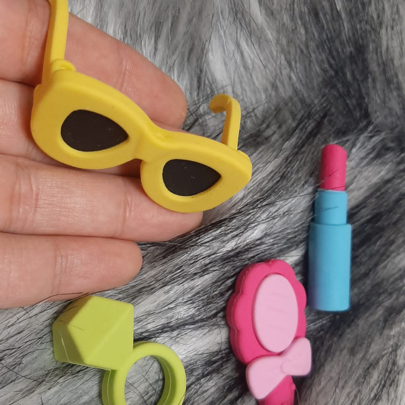 پاک کن مدل فانتزی طرح عینک و رژ و انگشتر و آینه مجموعه 4 عددی