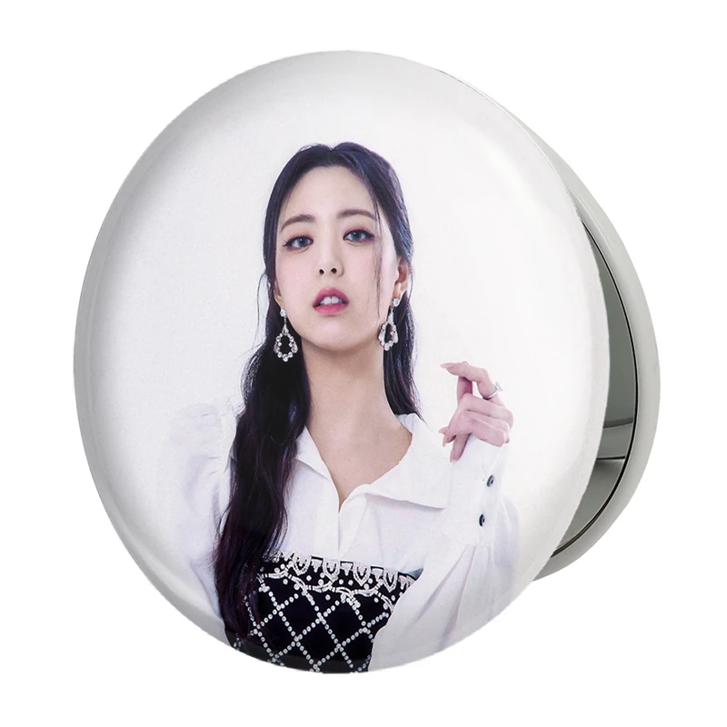 آینه جیبی خندالو طرح یونا گروه ایتزی ITZY مدل تاشو کد 20220 