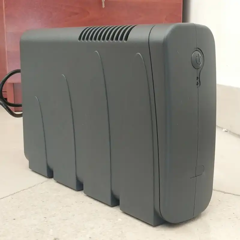 یو پی اس مدل LG650VA با ظرفیت 650 ولت آمپر