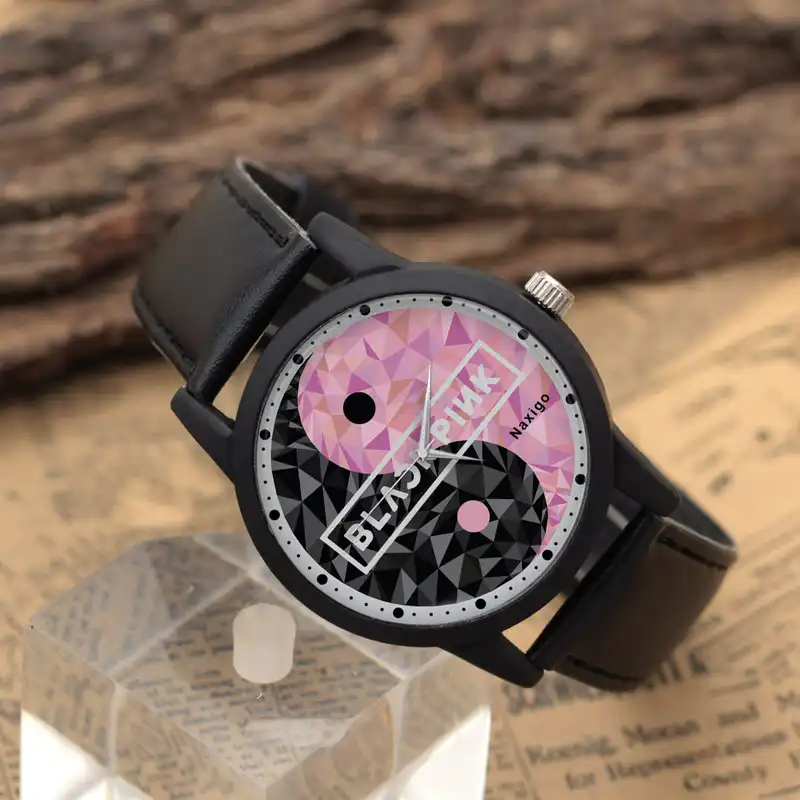 ساعت مچی عقربه ای ناکسیگو مدل شخصیت های بلک پینک کد LF14317