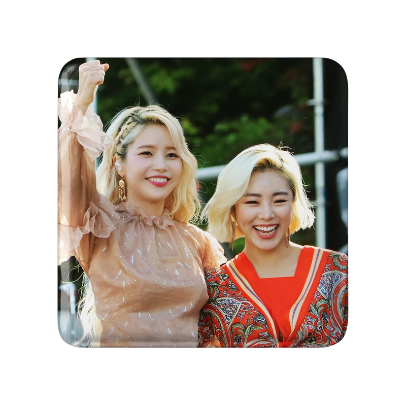 مگنت خندالو طرح ویین و سولار گروه مامامو Mamamoo کد 11807