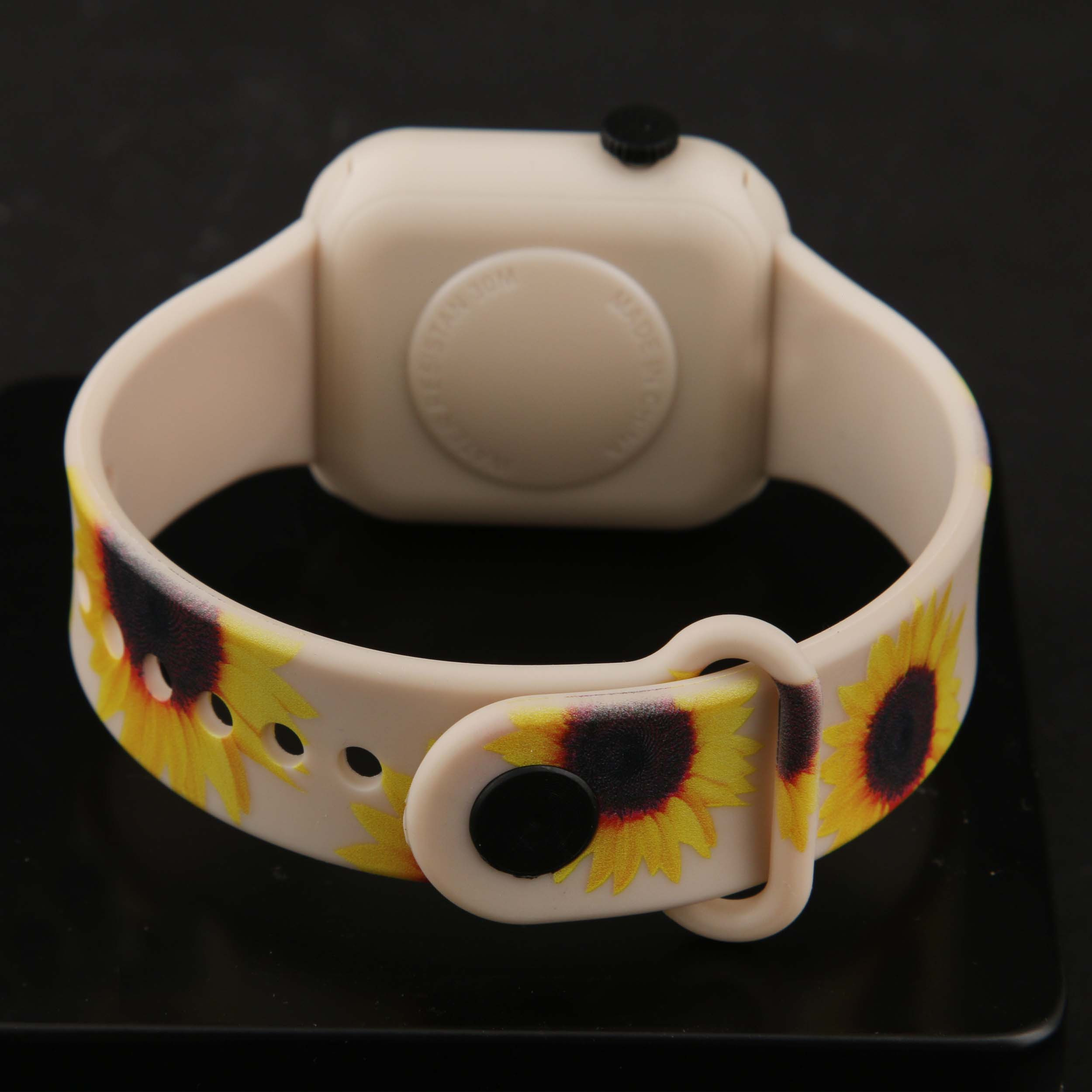 ساعت مچی دیجیتال زنانه مدل بند سیلیکونی افتابگردون کد WHW_376