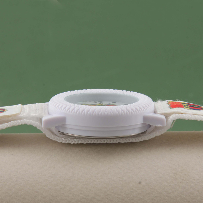 ساعت  مچی عقربه ای پسرانه مدل ورزشی بند کتان چسبی طرح بارسلونا کد  WHK_093