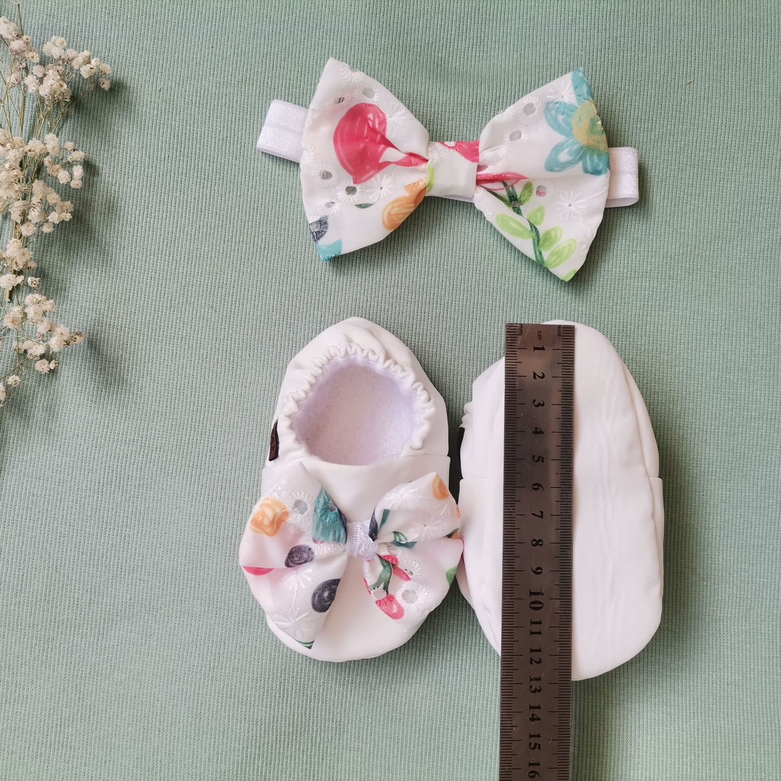 ست پیشبند هدبند و پاپوش نوزادی ریماز مدل بهار کد m2403 به همراه دندانگیر و بند پستانک - - 9