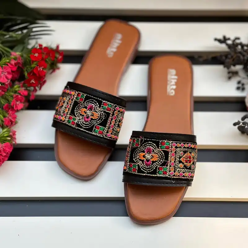 صندل زنانه نیکتا مدل پروانه