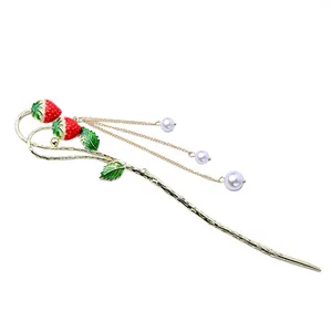 گیره مو مدل توت‌فرنگی