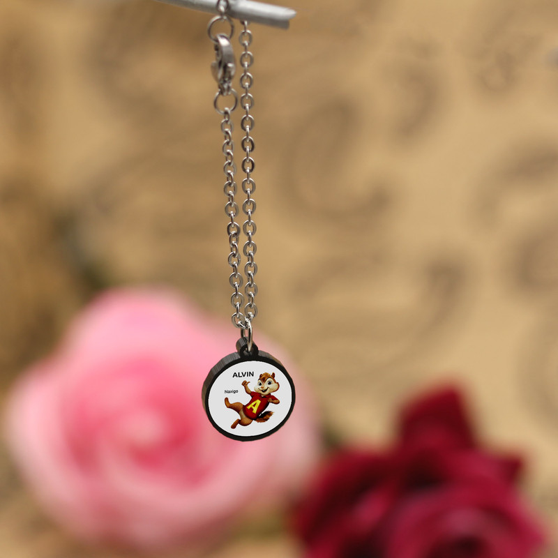 آویز ساعت زنانه ناکسیگو مدل شب تاب طرح آلوین کد AW8908 آویز ساعت زنانه ناکسیگو مدل شب تاب طرح آلوین کد AW8908