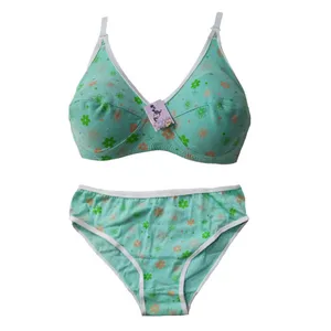 ست شورت و سوتین زنانه مدل گلدار رنگ فیروزه ای