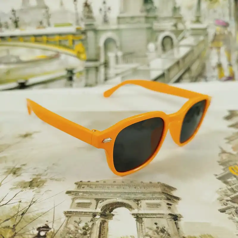 عینک آفتابی بچگانه مدل CH16 کد OR