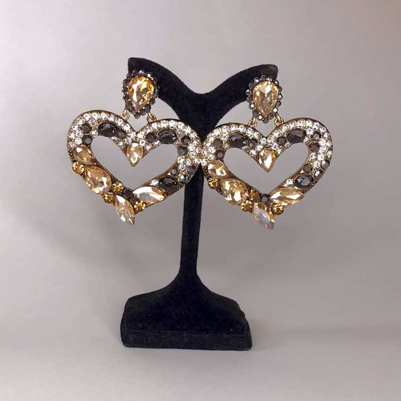 گوشواره زنانه مدل قلب نگین gh1 گوشواره زنانه مدل قلب نگین gh1