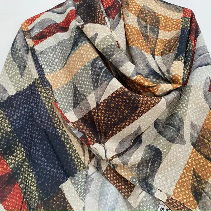 روسری زنانه مدل نخ اسپان منگوله دار کد 1260