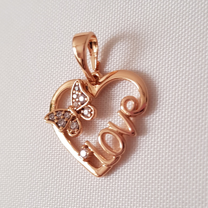 آویز گردنبند زنانه ژوپینگ مدل قلب پروانه نگینی کد 130 آویز گردنبند زنانه ژوپینگ مدل قلب پروانه نگینی کد 130