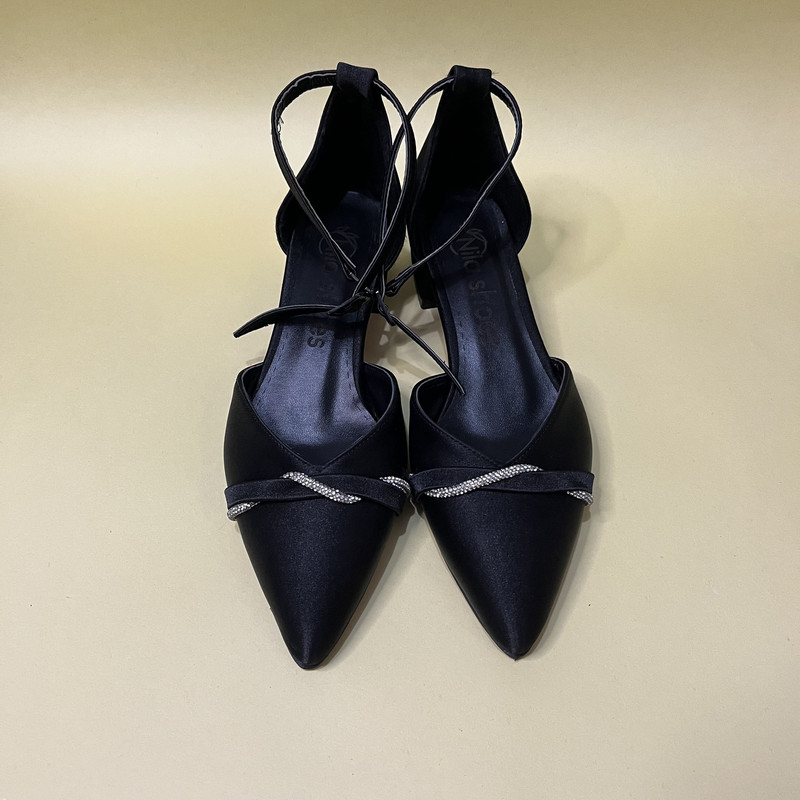 کفش زنانه مدل گیرا