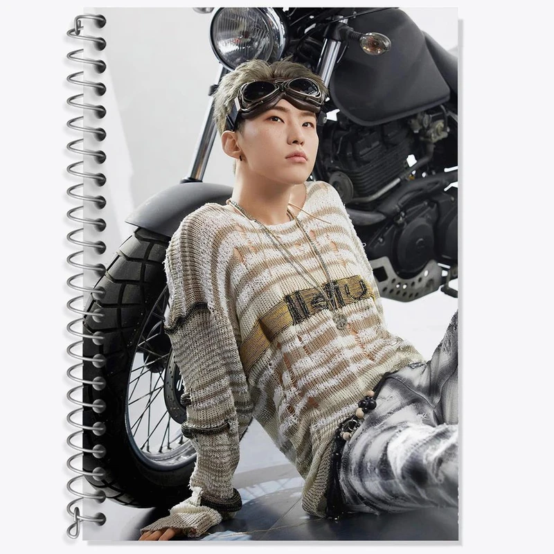 دفتر زبان 50 برگ خندالو مدل سه خط طرح هوشی گروه سونتین Seventeen کد 21527