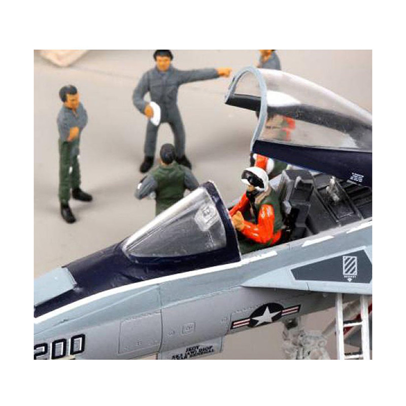 مدلسازی Revell مدل Nato Pilots  کد  02402