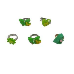 انگشتر دخترانه مدل عروسکی کد AA01 بسته 5 عددی