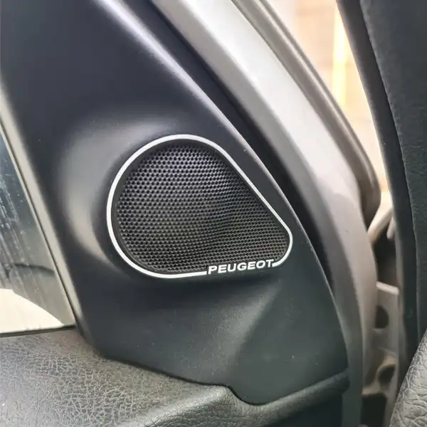 برچسب قاب تیوتر خودرو مدل 10725C مناسب برای پژو 207 بسته دو عـددی