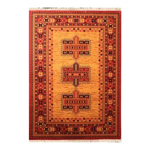 فرش ماشینی 320 شانه زمینه لاکی حاشیه لاکی مدل شاهسون طرح SH-B101-5025