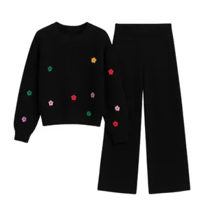 ست پلیور و شلوار زنانه مدل بافت گل برجسته