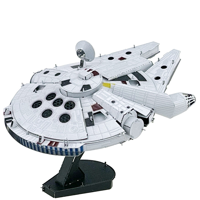 ساختنی مدل Millennium Falcon
