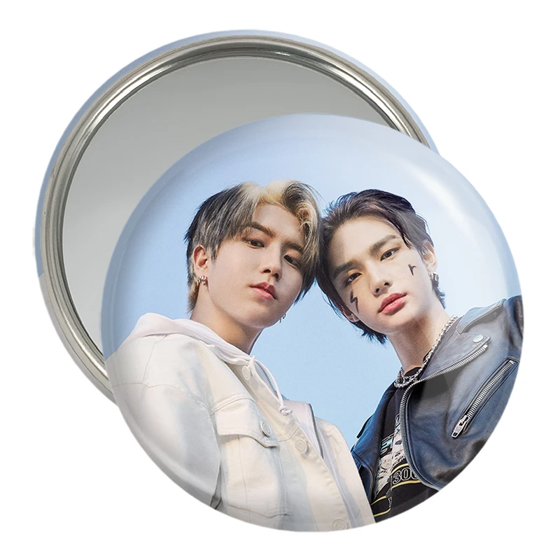 آینه جیبی خندالو مدل سونگمین و هیونجین گروه استری کیدز Stary Kids  کد 16892