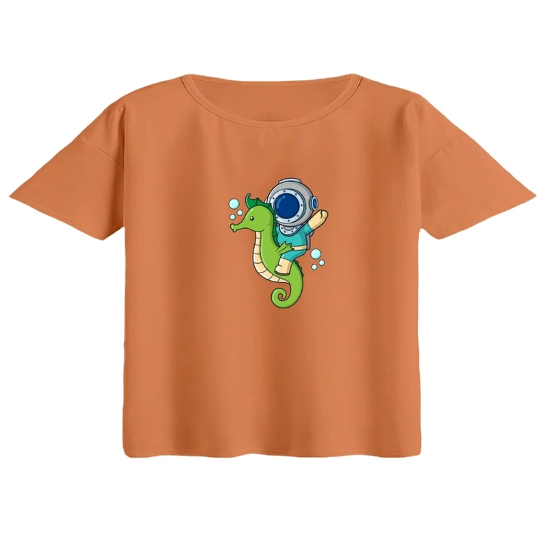 کراپ تی‌شرت آستین کوتاه زنانه مدل آدم فضایی کد 03