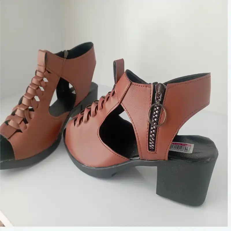 صندل زنانه مدل بغل زیپ کد 001