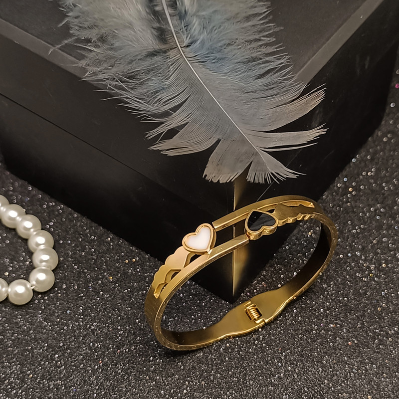 دستبند النگویی زنانه طرح قلب کد RKH_1682