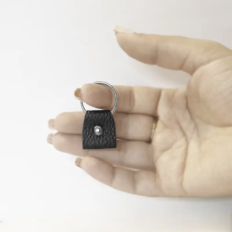 جاکلیدی مدل حلقه ای چرمی بسته 5 عددی