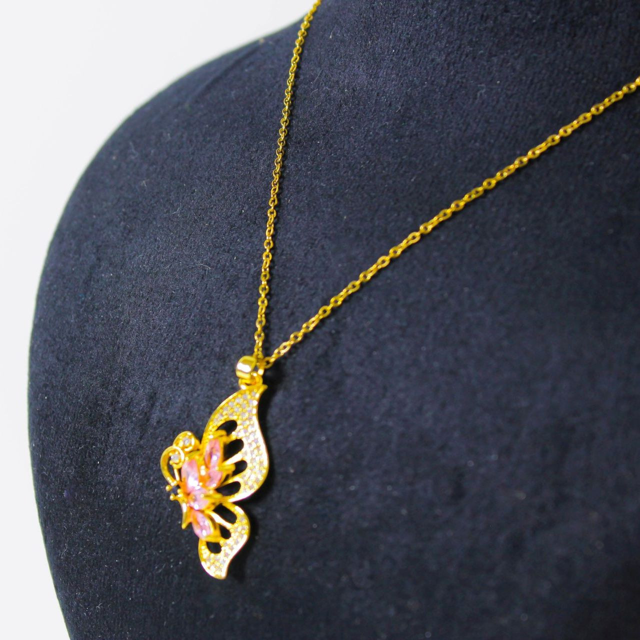 گردنبند دخترانه مدل پروانه نگین دار کد 113 A گردنبند دخترانه مدل پروانه نگین دار کد 113 A